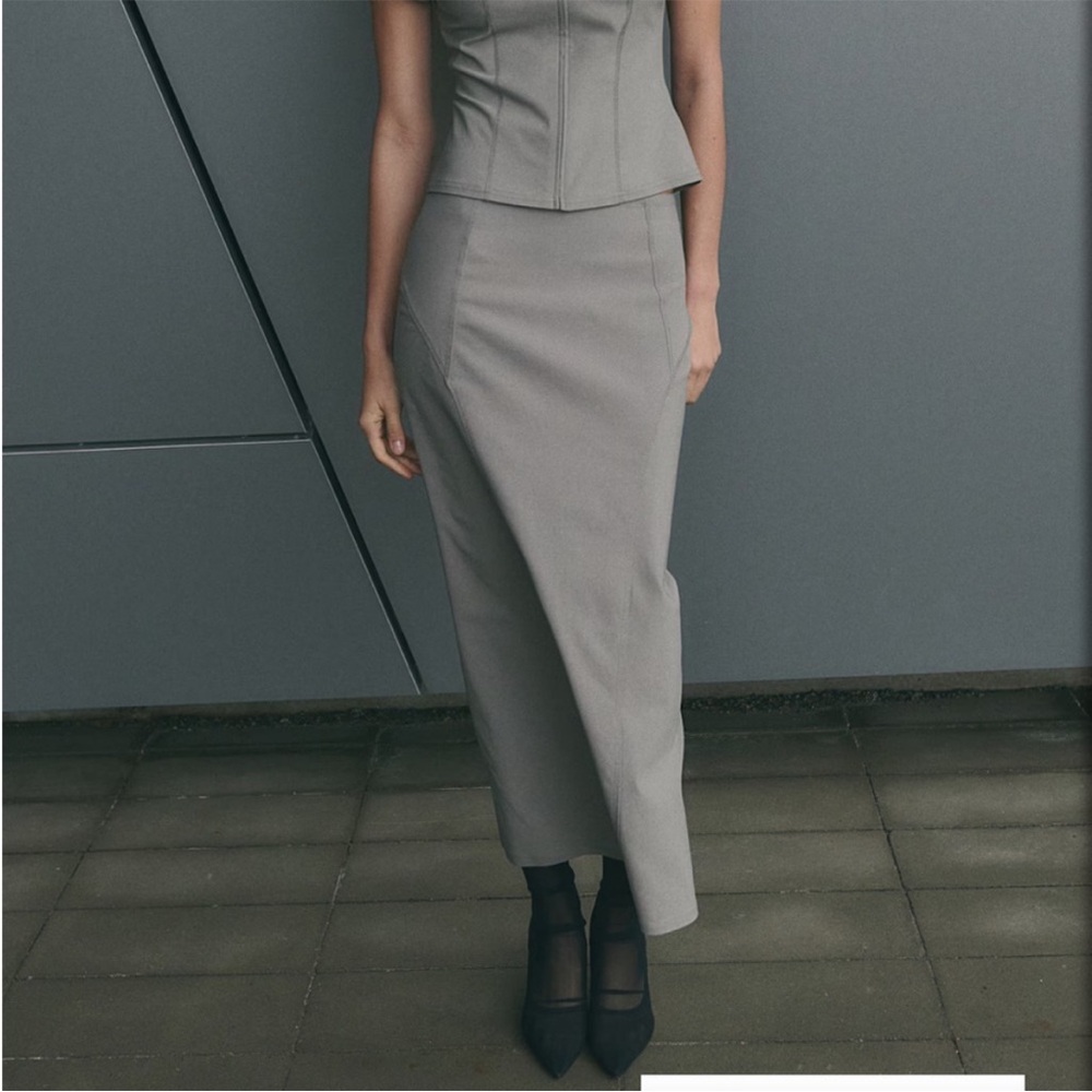 NWT H&M Grey High Back Slit Skirt Size XS